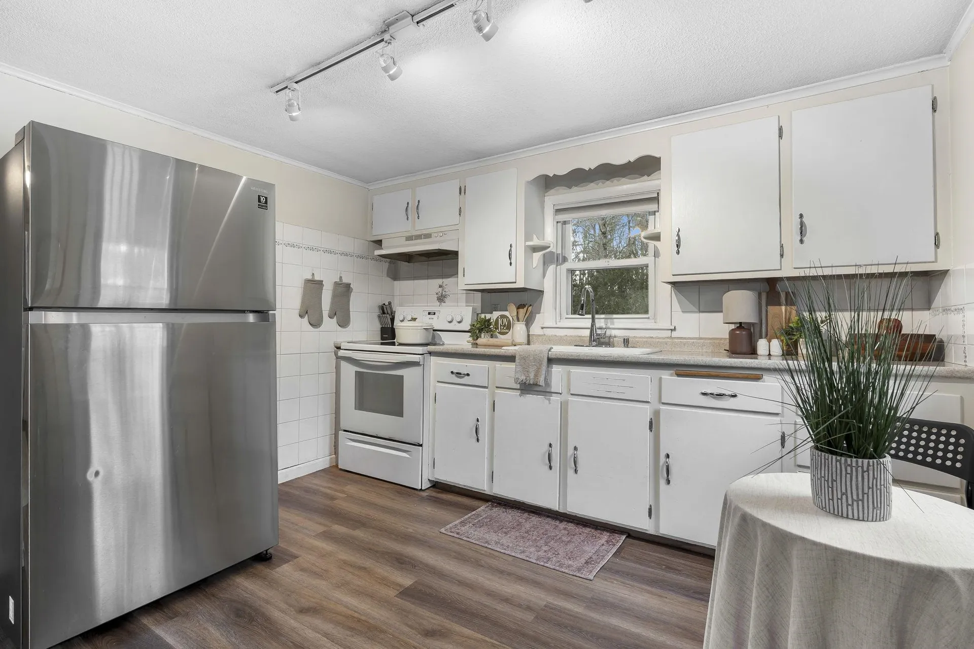 378 Chester Road Auburn NH 03032