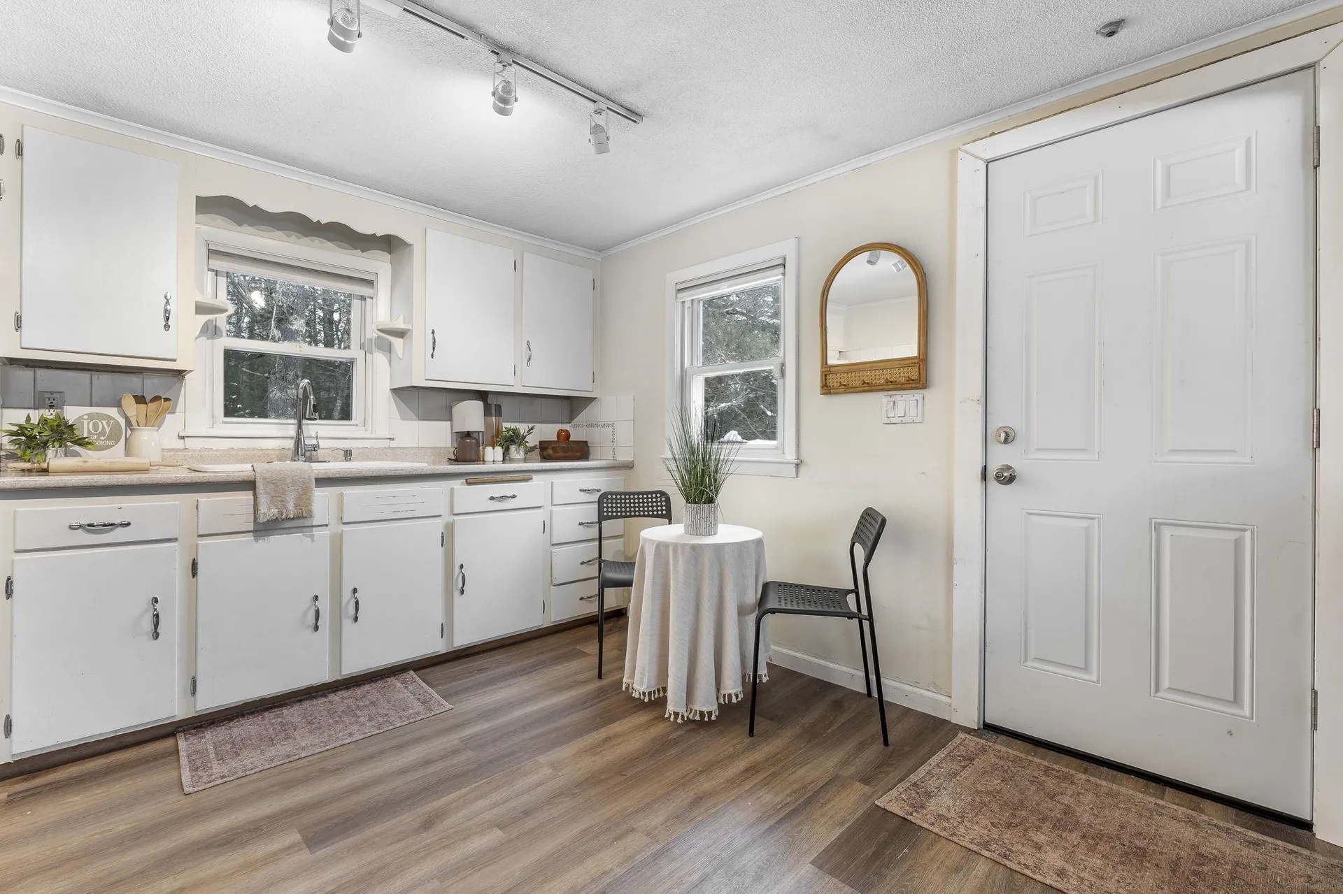 378 Chester Road Auburn NH 03032