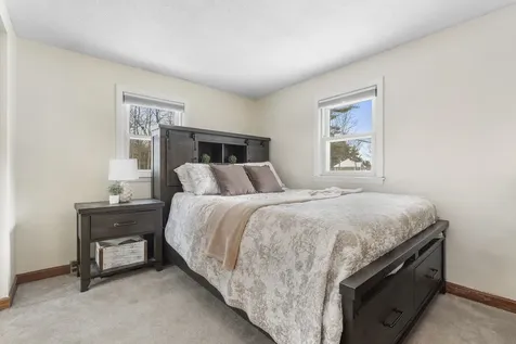 378 Chester Road Auburn NH 03032