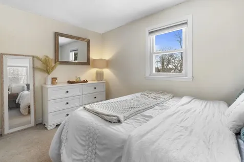 378 Chester Road Auburn NH 03032