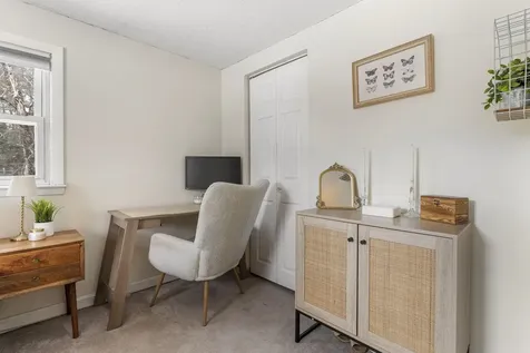 378 Chester Road Auburn NH 03032