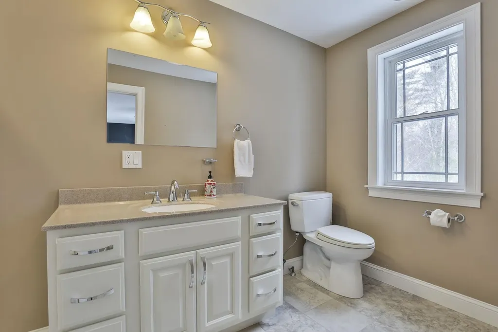 391 Turner Way Laconia NH 03246