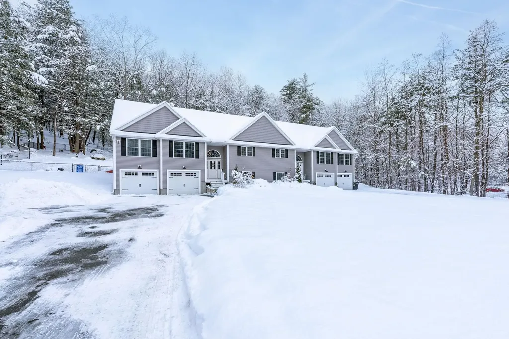 1109 Mammoth Road Pelham NH 03076