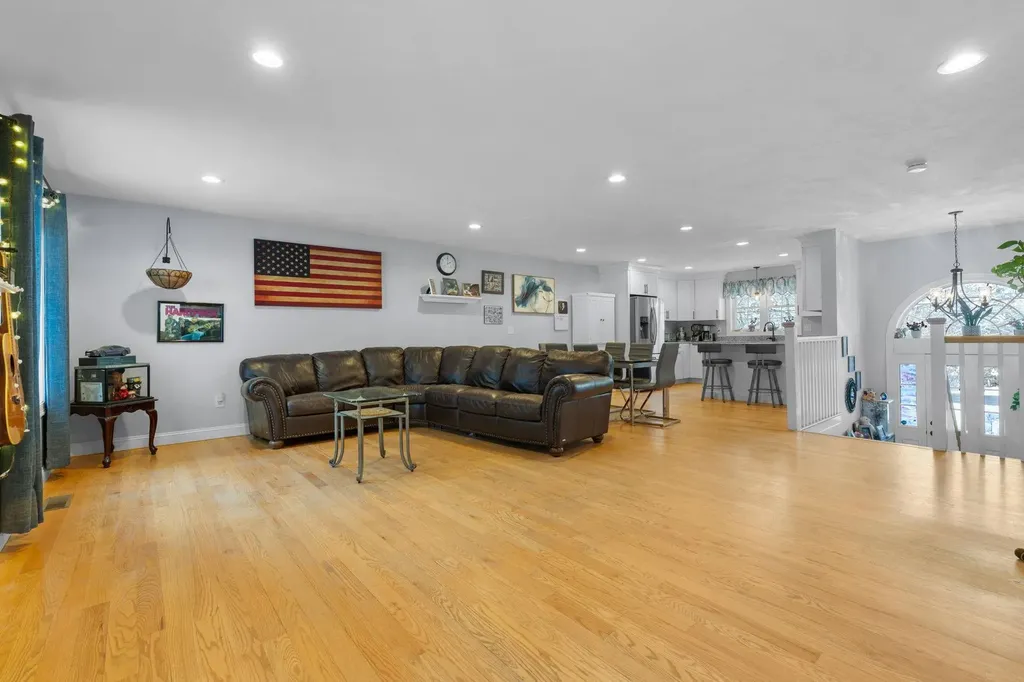 1109 Mammoth Road Pelham NH 03076