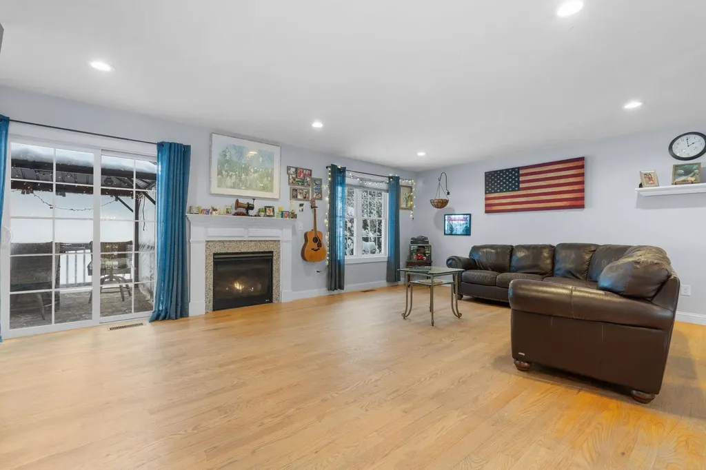 1109 Mammoth Road Pelham NH 03076