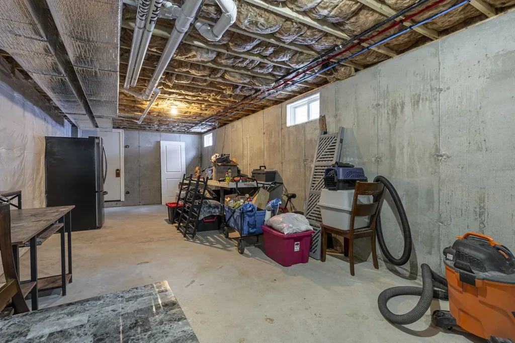 1109 Mammoth Road Pelham NH 03076