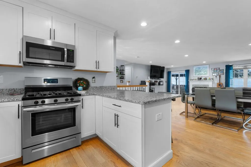 1109 Mammoth Road Pelham NH 03076