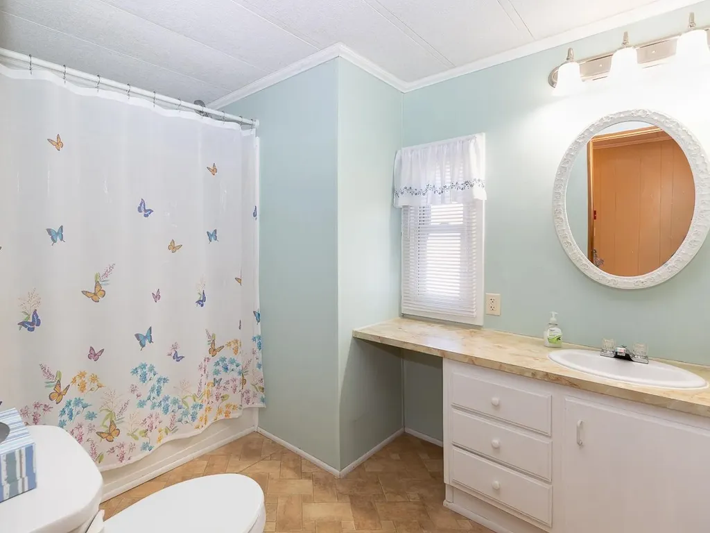 290 Calef Highway Epping NH 03042