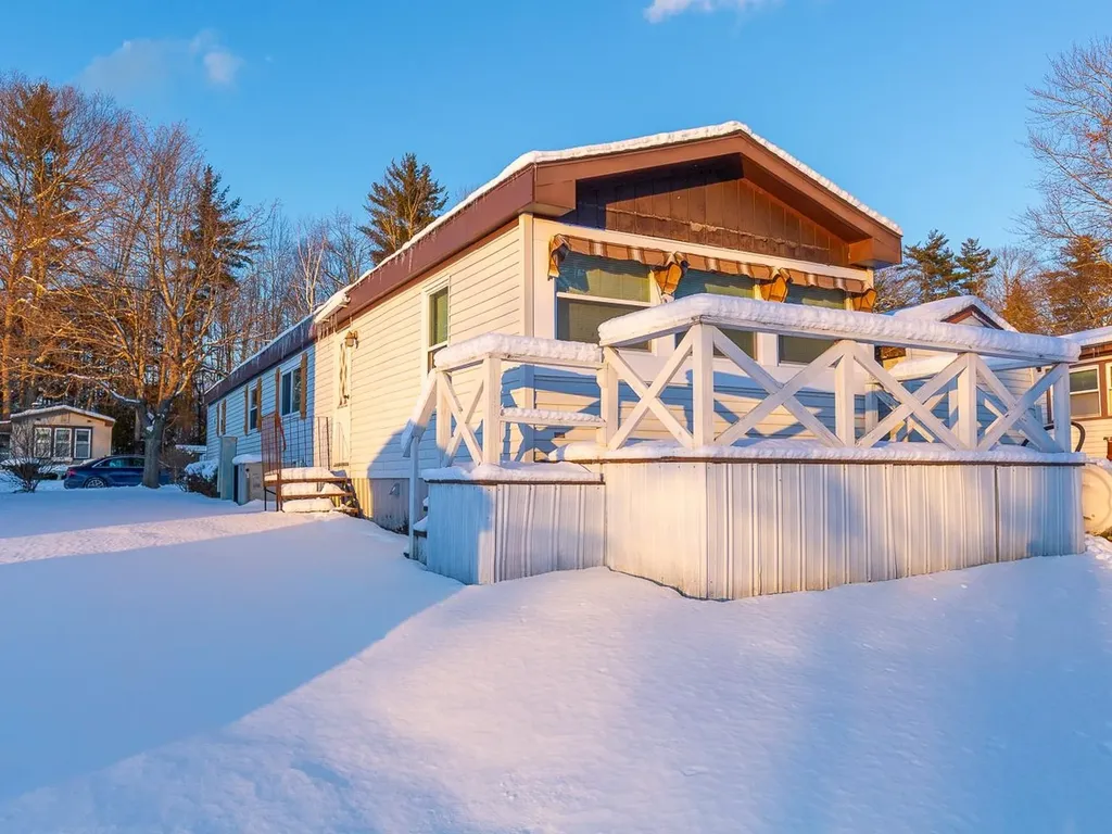 290 Calef Highway Epping NH 03042