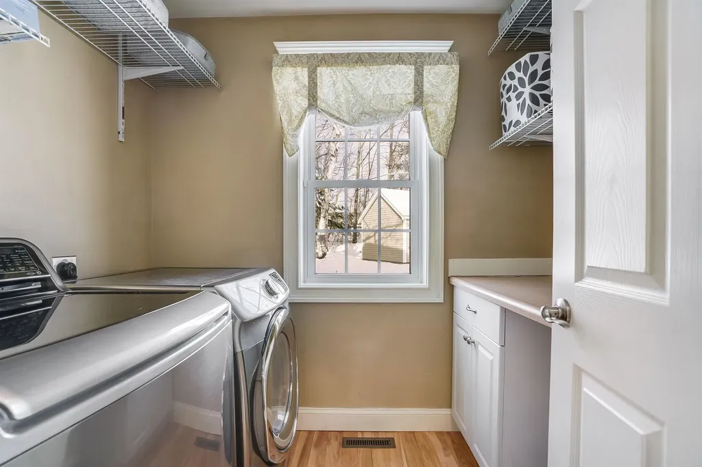 60 Snow Road Goffstown NH 03045