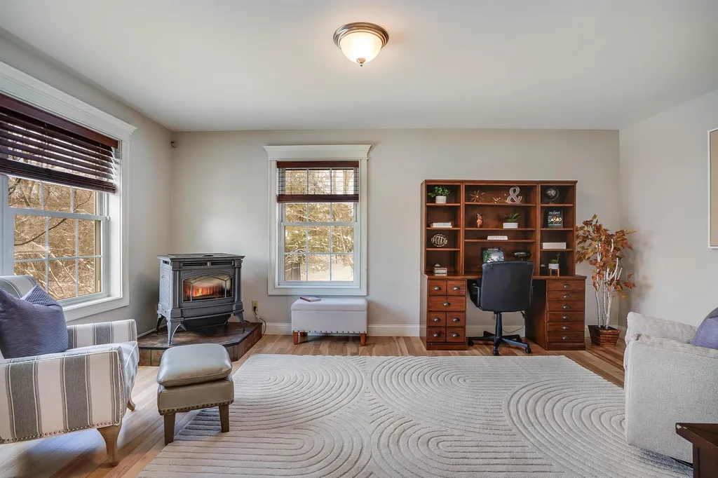 60 Snow Road Goffstown NH 03045