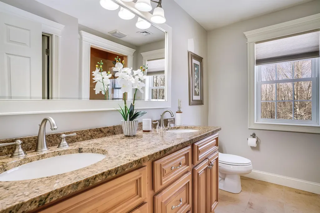 60 Snow Road Goffstown NH 03045