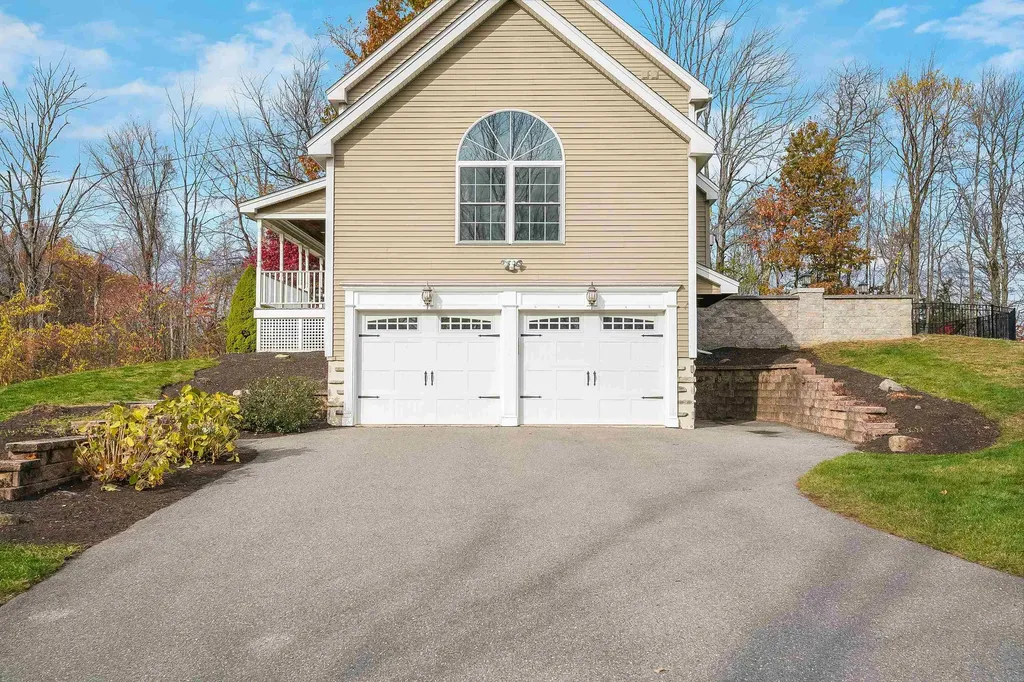 60 Snow Road Goffstown NH 03045