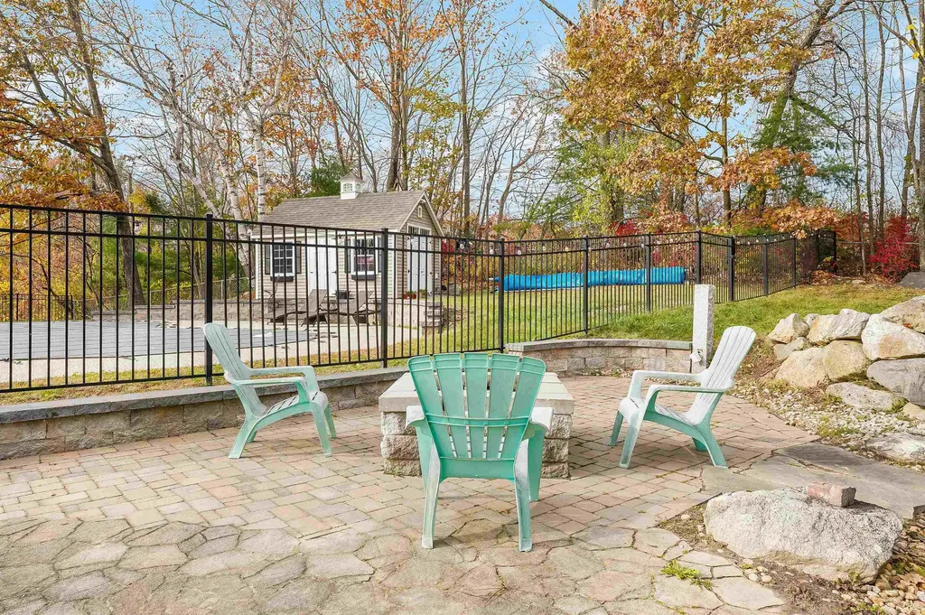 60 Snow Road Goffstown NH 03045