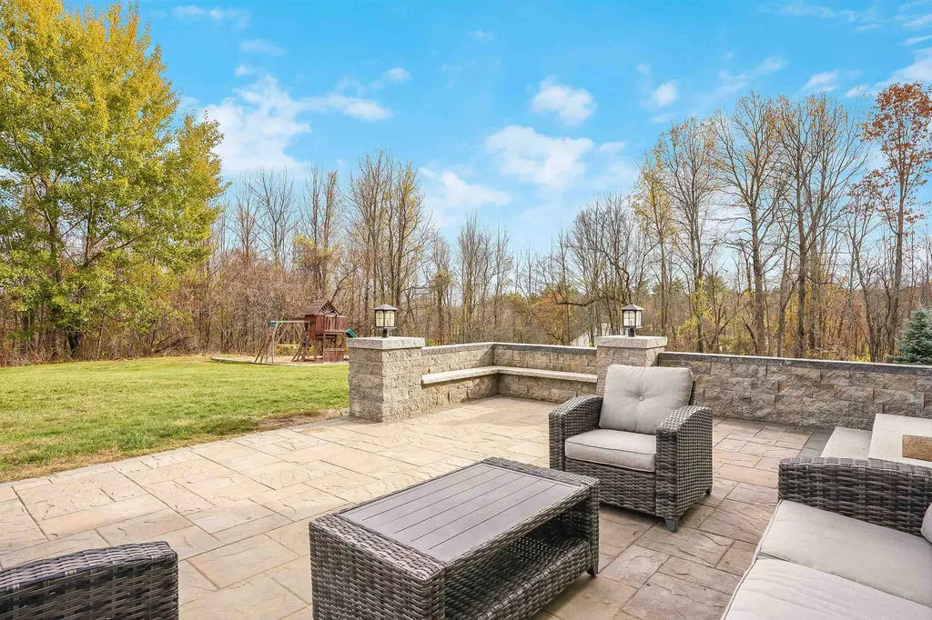 60 Snow Road Goffstown NH 03045