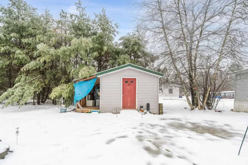 86 Martin Road Deering NH 03244