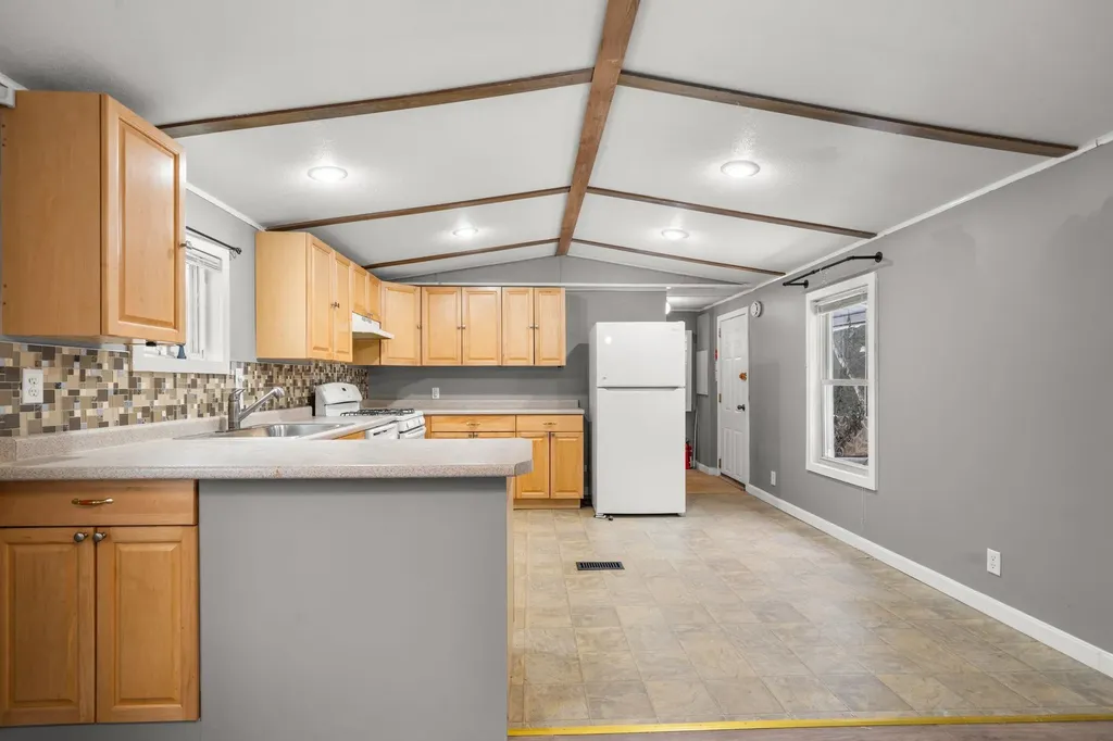 86 Martin Road Deering NH 03244