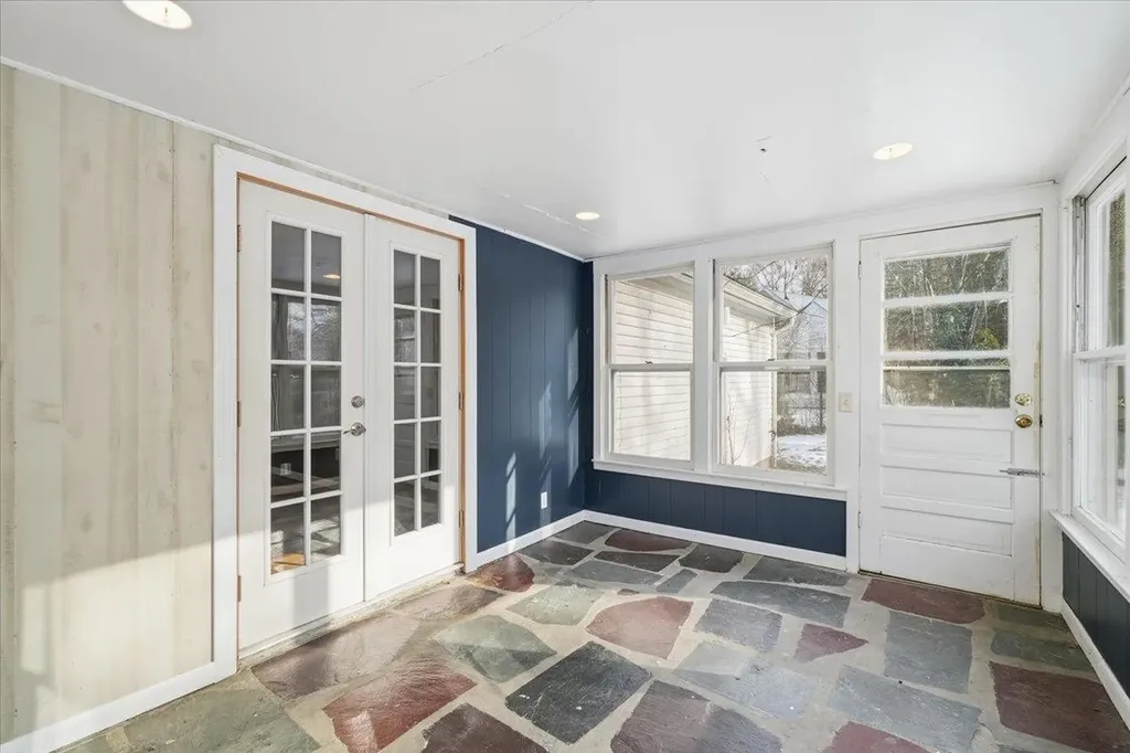 102 Juniper Ridge Shelburne VT 05403