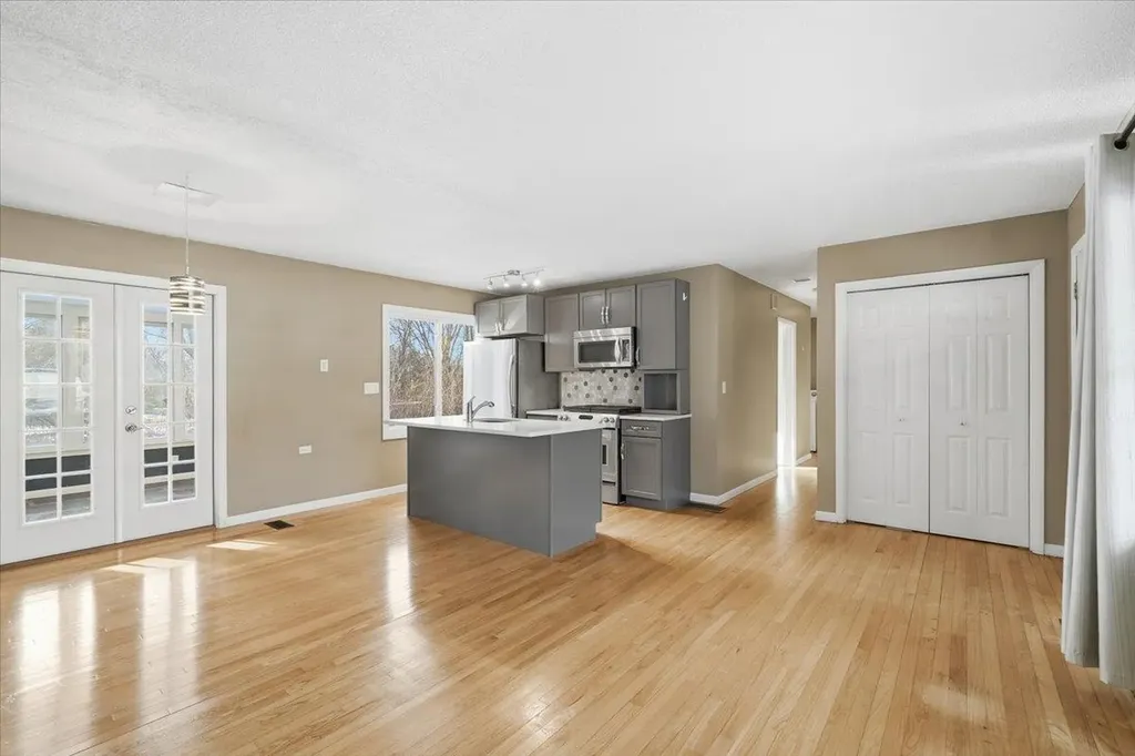 102 Juniper Ridge Shelburne VT 05403