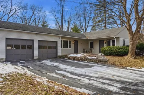 102 Juniper Ridge Shelburne VT 05403