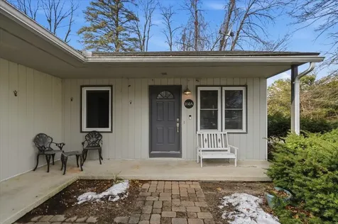 102 Juniper Ridge Shelburne VT 05403