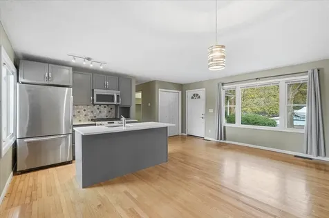 102 Juniper Ridge Shelburne VT 05403