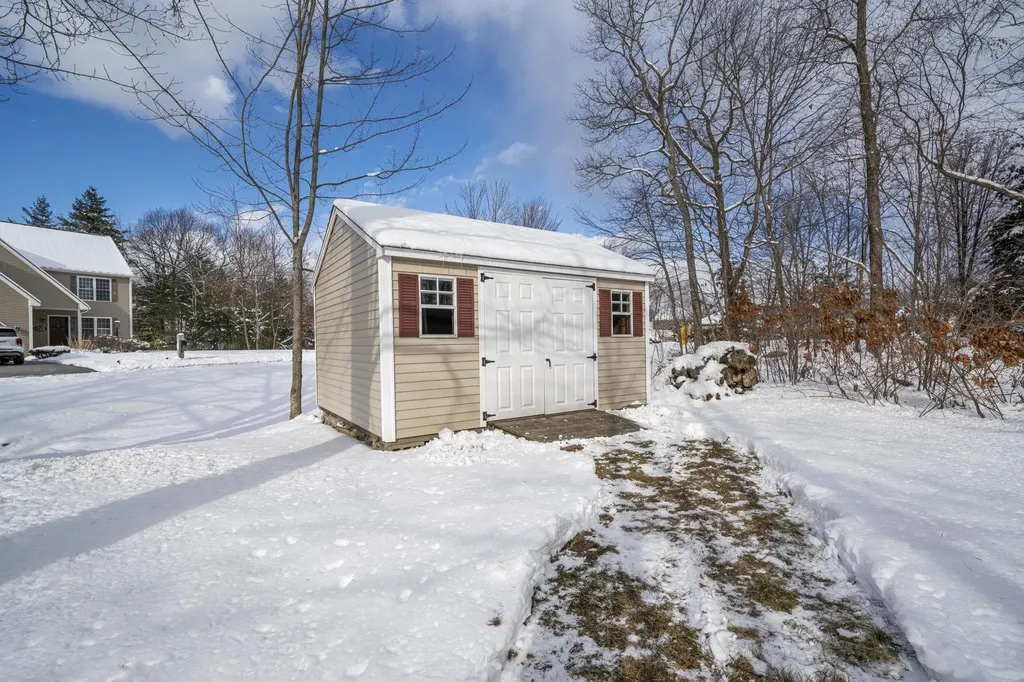 5 Thistle Lane Hooksett NH 03106