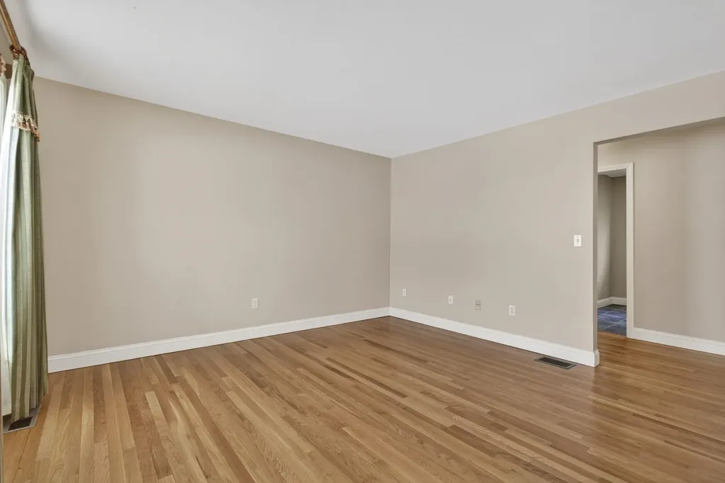 5 Thistle Lane Hooksett NH 03106