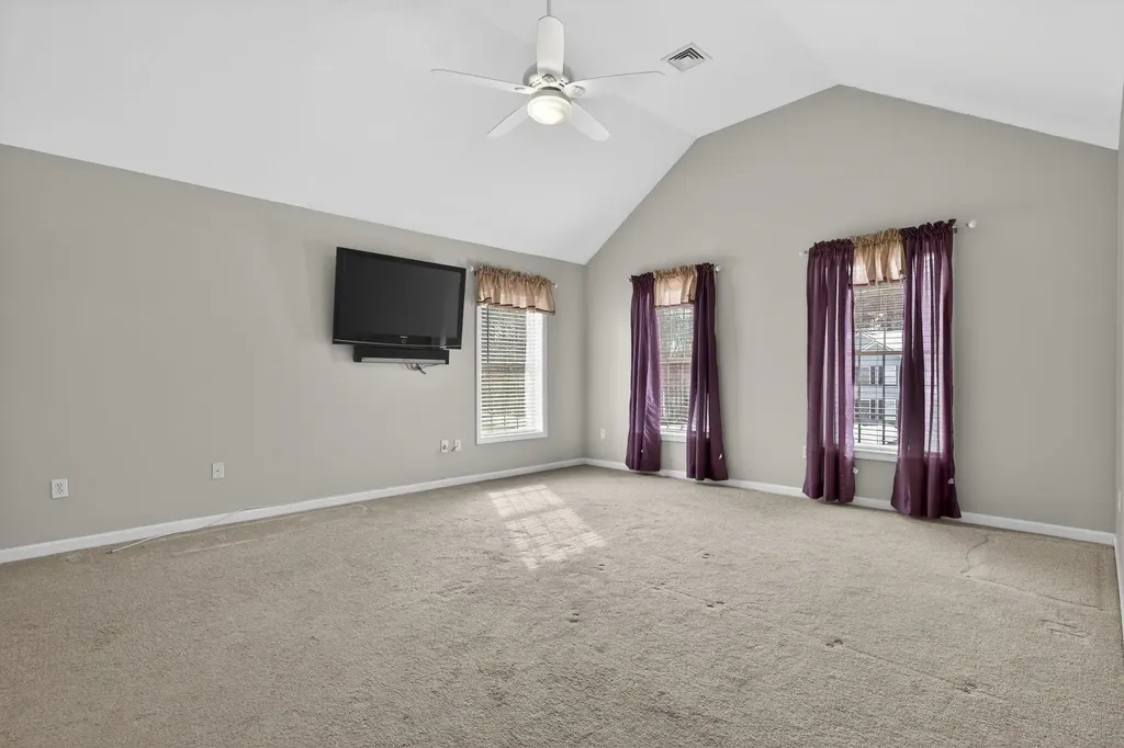 5 Thistle Lane Hooksett NH 03106