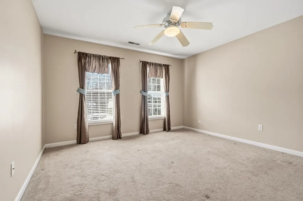 5 Thistle Lane Hooksett NH 03106