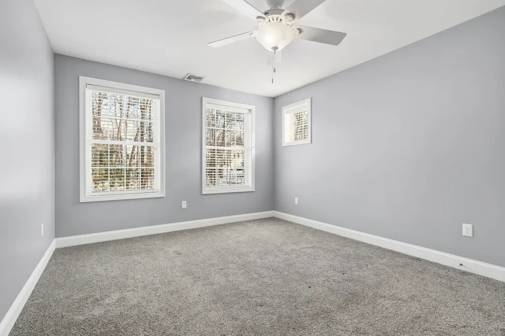 5 Thistle Lane Hooksett NH 03106