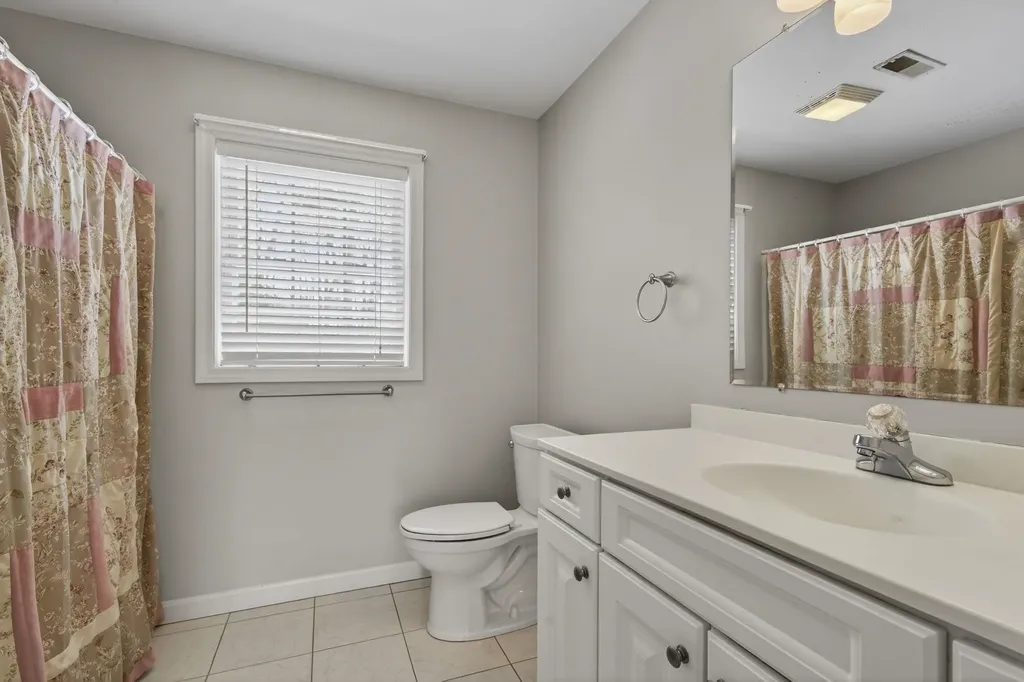 5 Thistle Lane Hooksett NH 03106