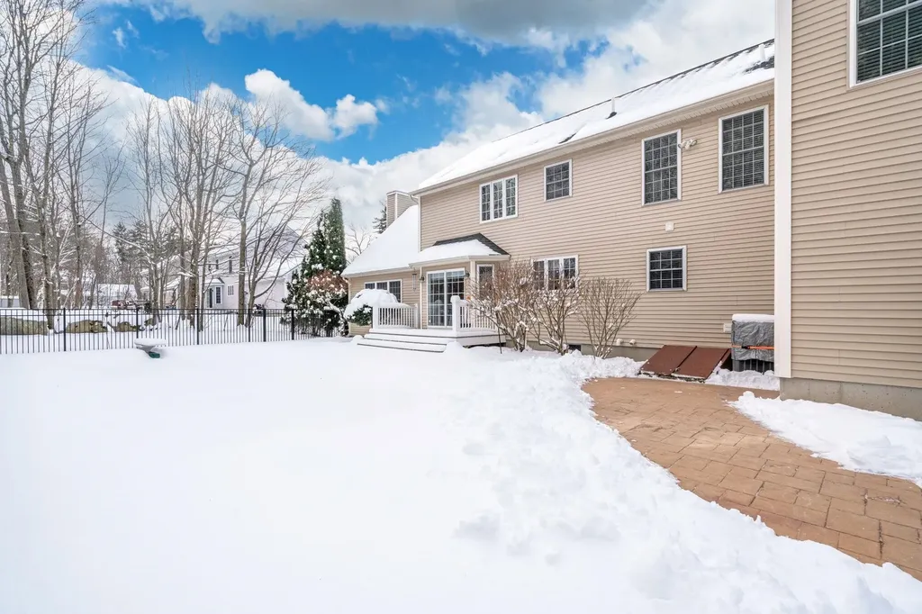 5 Thistle Lane Hooksett NH 03106