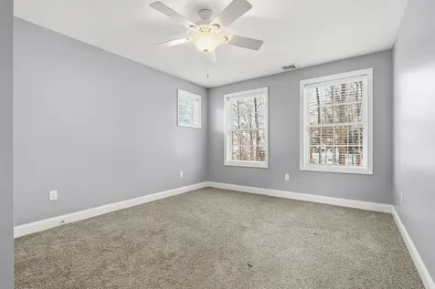 5 Thistle Lane Hooksett NH 03106