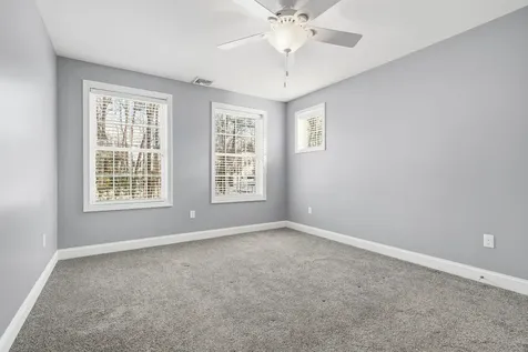 5 Thistle Lane Hooksett NH 03106