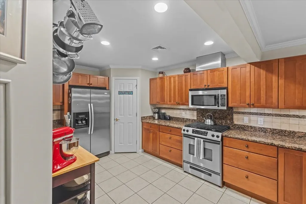 186 Hummingbird Lane South Burlington VT 05403