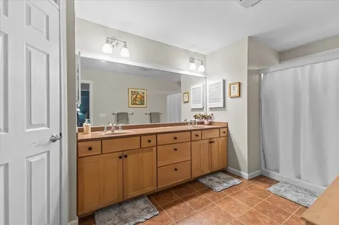 186 Hummingbird Lane South Burlington VT 05403