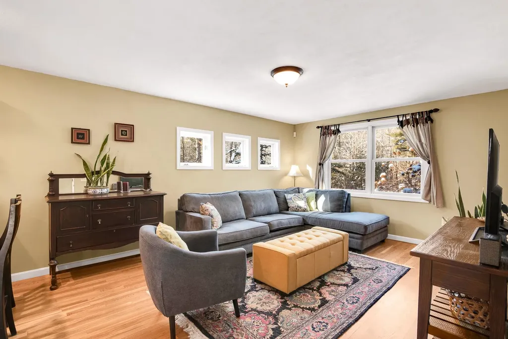 12 Isabelle Lane Rochester NH 03867