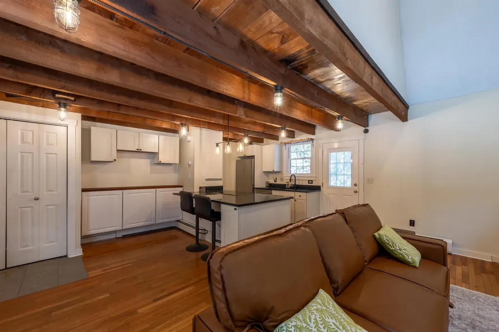 574 Willard Road Hartford VT 05059