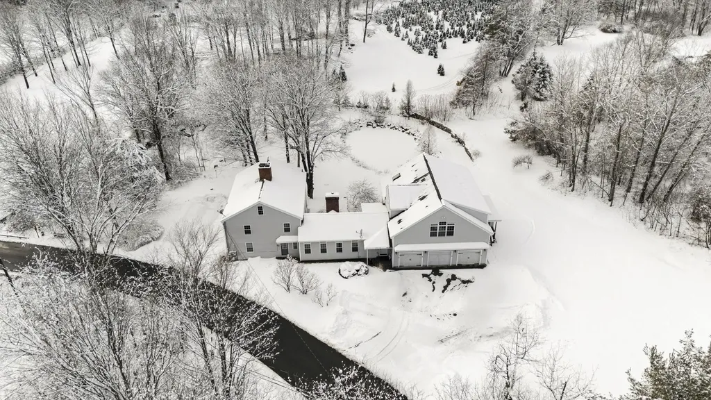 95 Wright Road Hollis NH 03049