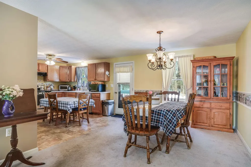 1 Logan Court Hudson NH 03051