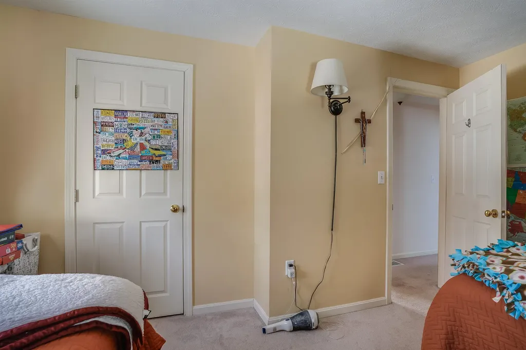 1 Logan Court Hudson NH 03051