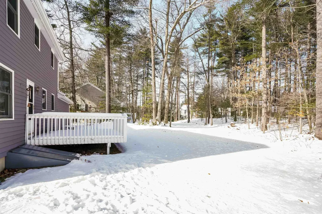 1 Logan Court Hudson NH 03051