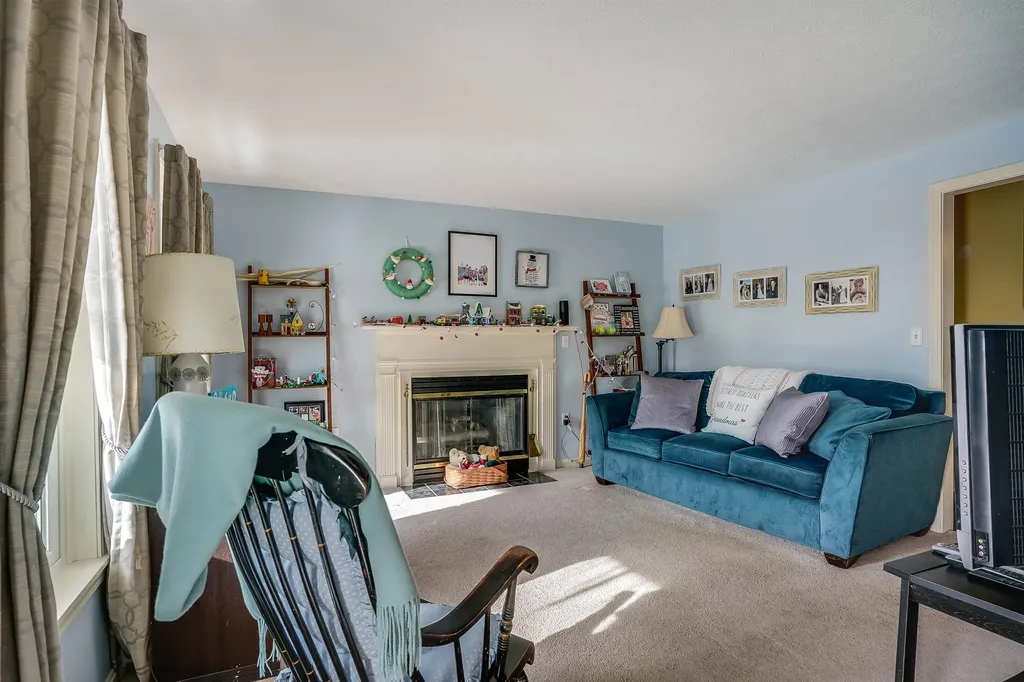 1 Logan Court Hudson NH 03051