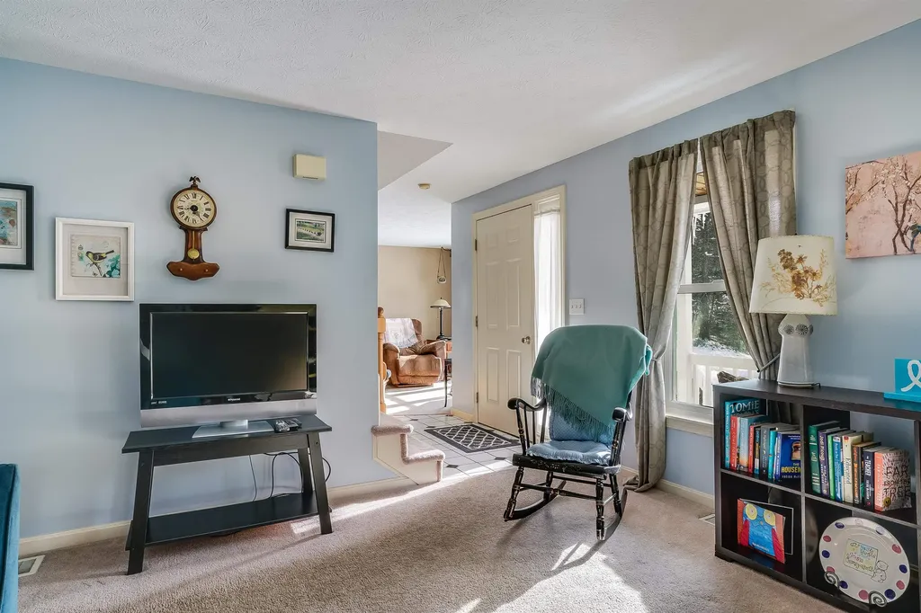 1 Logan Court Hudson NH 03051