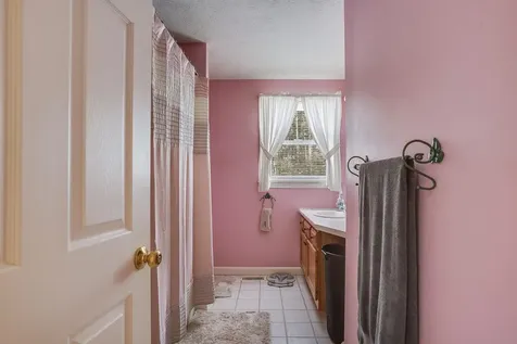 1 Logan Court Hudson NH 03051