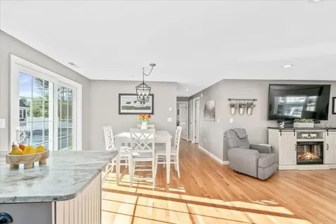 535 Coral Avenue Manchester NH 03104