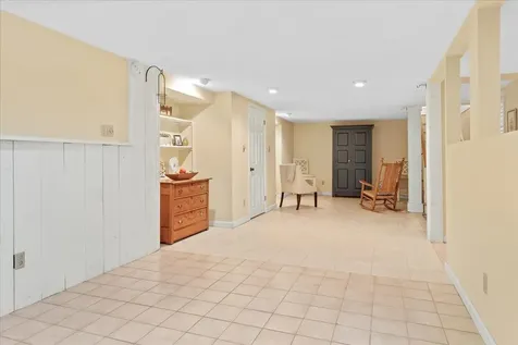 535 Coral Avenue Manchester NH 03104