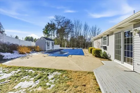 535 Coral Avenue Manchester NH 03104