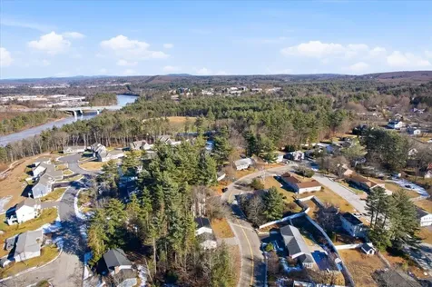 535 Coral Avenue Manchester NH 03104